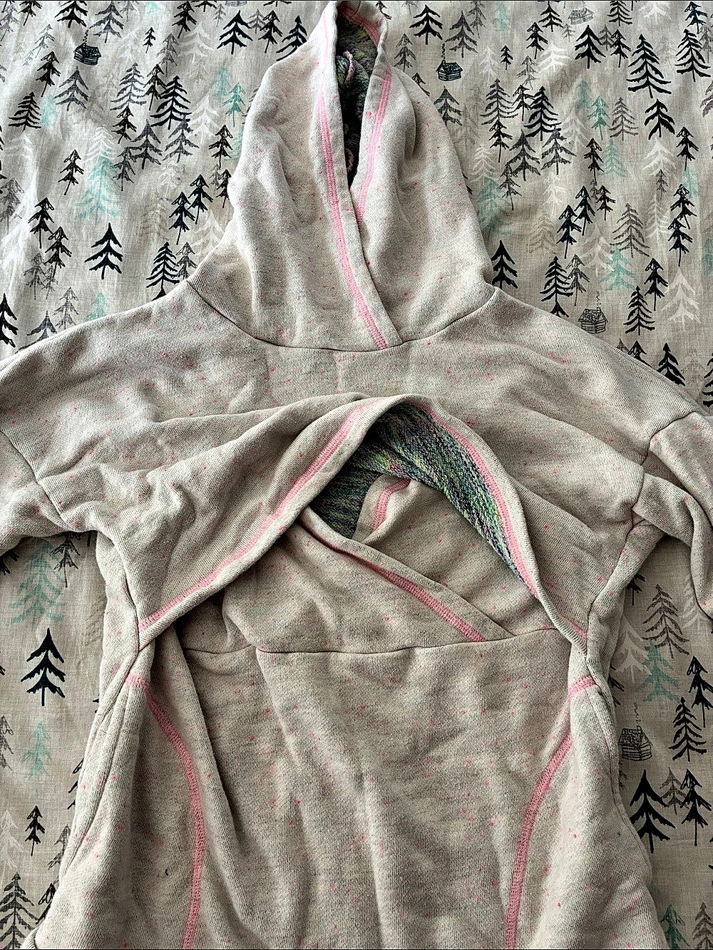 Latched Mama White & Pink Hoodie Size Small - Picture 3 of 4